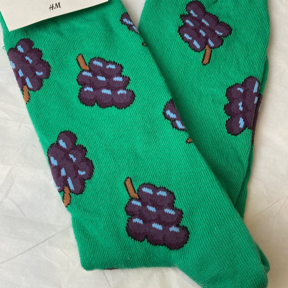 H&M Green & Purple Grape Fruit Design Crew Socks New Size 10-11.5 Adult Unisex